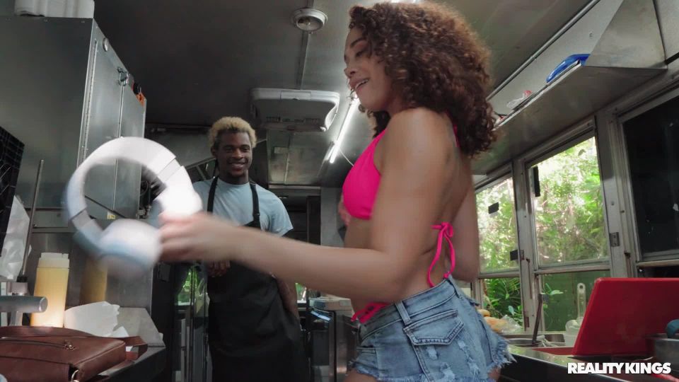 Sneaky Sex - Willow Ryder - Food Truck Fuck - JAV