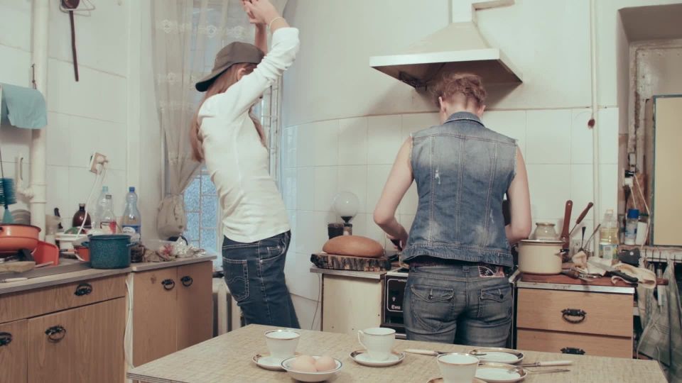 Aleksandra Padzikowska, Malgorzata Kowalska – Wsi spokojna (2015) HD 1080p!!!