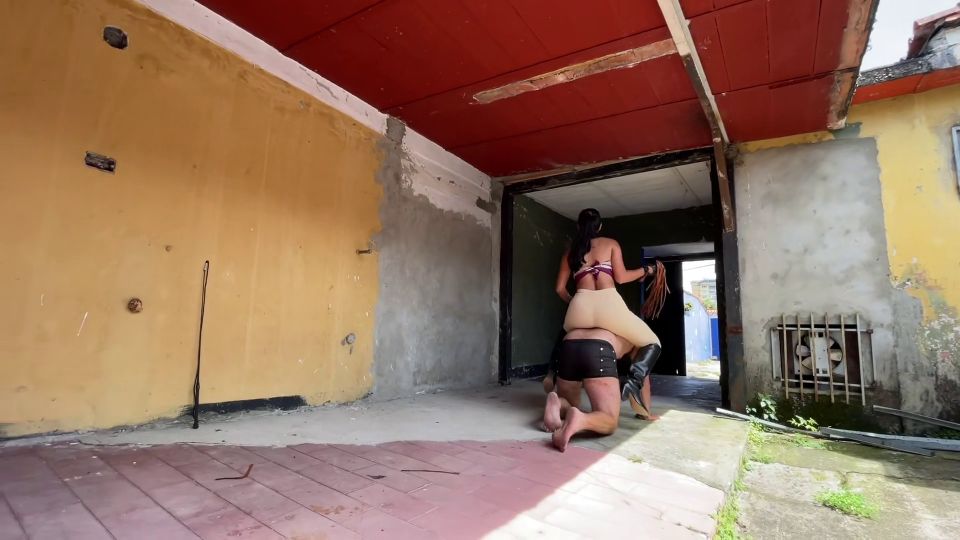 BEACITIOS LATINOS EN LOS tacones altos: "BFBE RIDEN Y WHIPED POR EL CRUEL RIDING MISTRESS DAILAH" (1080 HD) (2025)