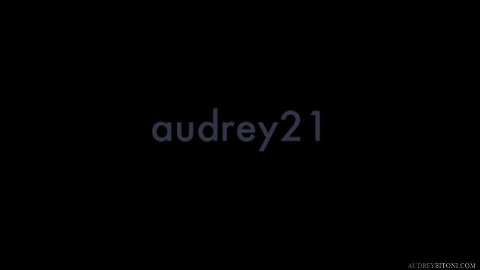 [SiteRip] AudreyBitoni V76337 full h264 3500