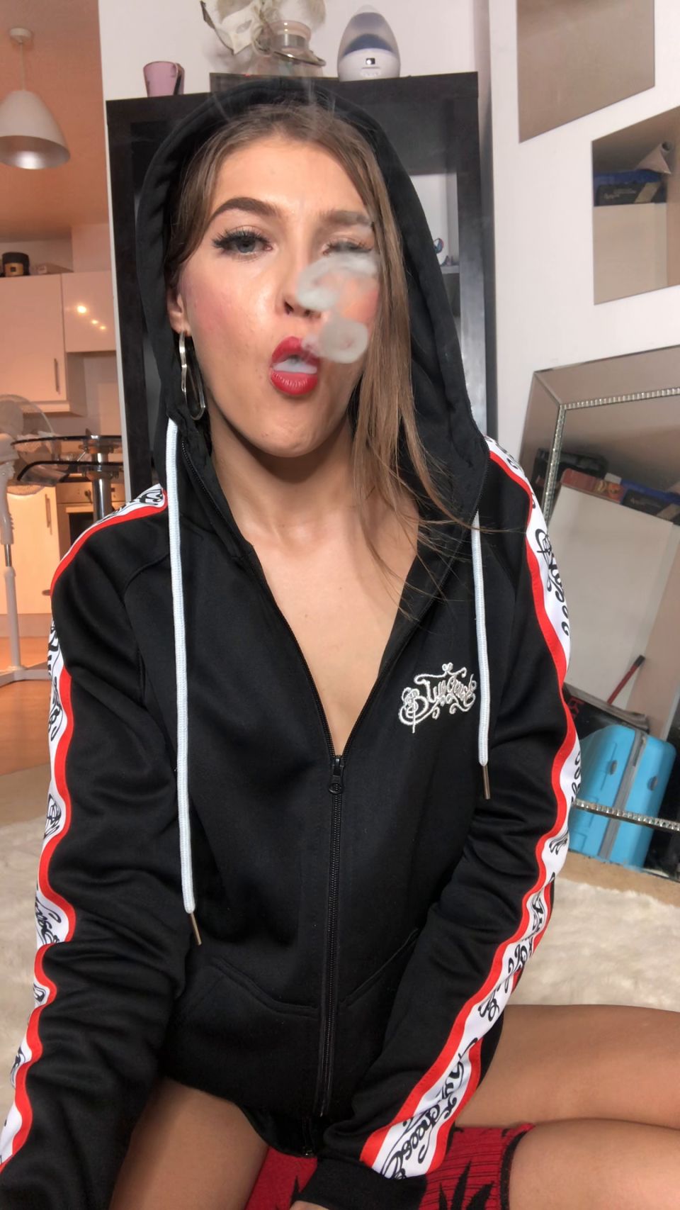 RhiannonRyder1995 - Ghetto girl smokes amp Masturbates