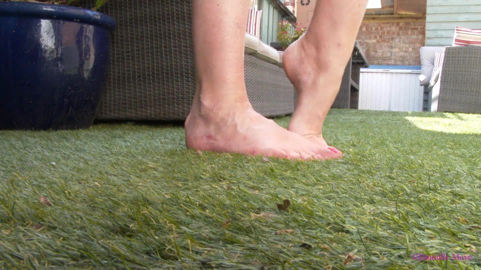 online adult video 30 Dirty Bare Feet | manyvids | feet porn gay smoking fetish