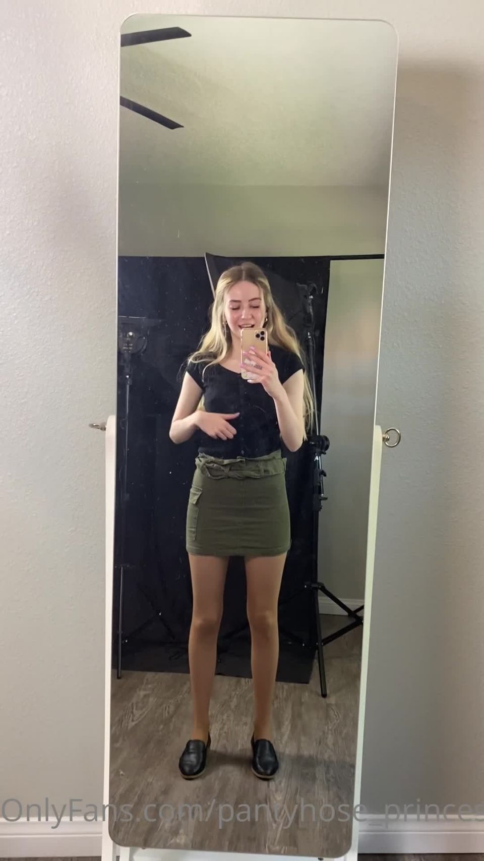 Rileydee99 - pantyhose princess99 () Pantyhoseprincess - outfit of the day 31-03-2021