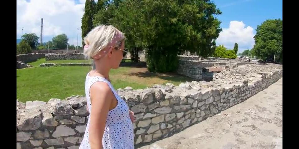 Subil Arch - Stepmom At The Roman Ruins