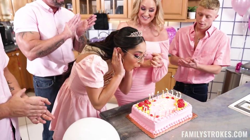 Gangbang xxx Madison Wilde, Wendy Raine FamilyStrokes – Madison Wilde: 18th Birthday Gangbang Tradition