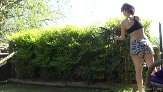 Sulfura - sulfurafeline () Sulfurafeline - trimming my bush gardening ignore 05-04-2021