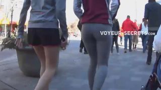 Clumsy teen girl got a hot ass in tights