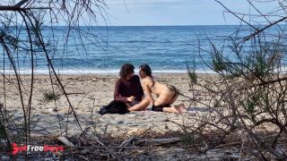 Beach Sex - hot and passionate - Squirting 7.40, 13.25 Video shot with my new telephoto lens