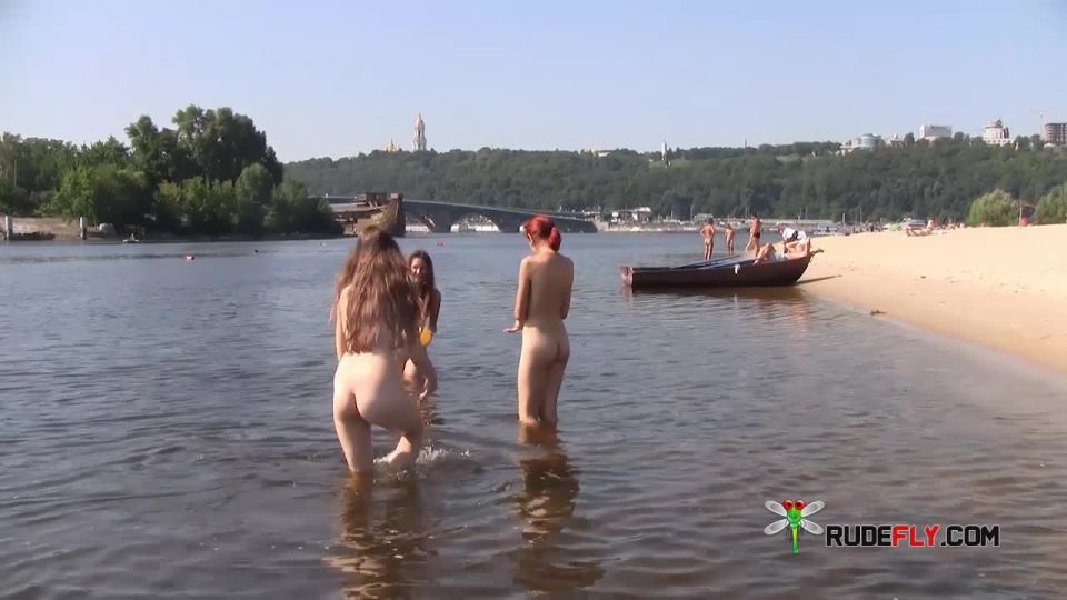 beachnudegirlsxxzcz012