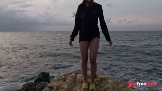 [GetFreeDays.com] Un desconocido me convence para follar en la playa publica Porn Film March 2023