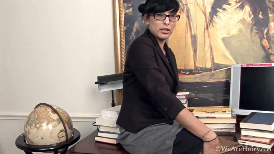 7133 Lucy Dutch - Librarian Glasses Stripping