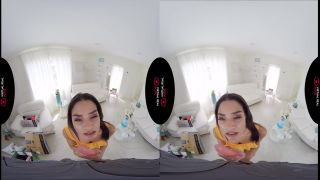 Maya Bijou in Moving house | bijou | reality blowjob for daddy porno