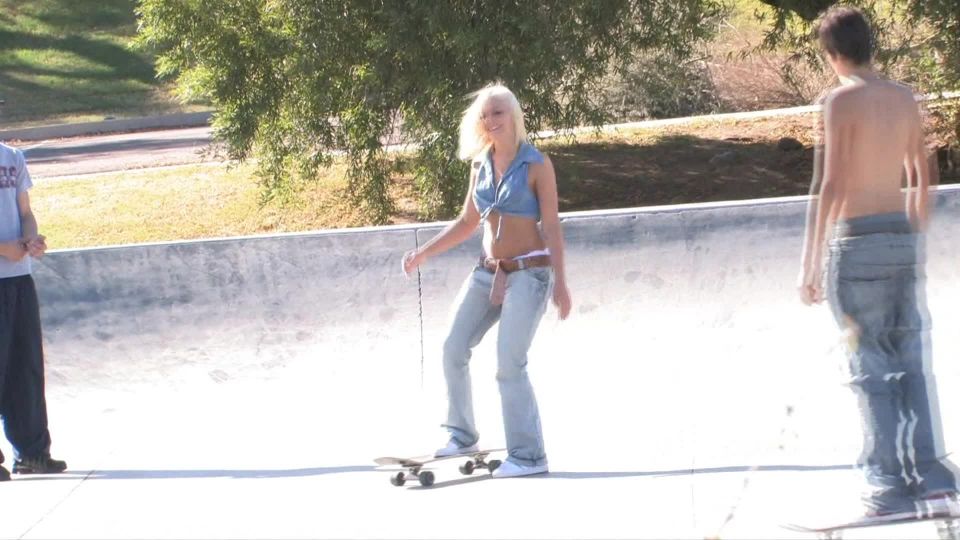 Skateboarder Chic, Sexually Athletic - [Feet porn]