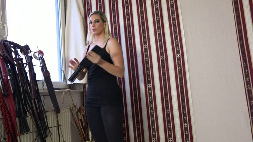 FEMDOMFOTO - Lady Mystique Aka Aurora Nia Knoxx - Atravesada por una colegiala (Ge.