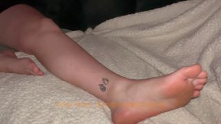 REAL LESBIAN Foot Massage Turns To Pussy Massage