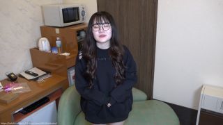 FC2-PPV-4653783 めがねっこ あんなちゃんの透き通る白いBODYにたっぷり中だし めがねっこもかわいくていいもんですなあ