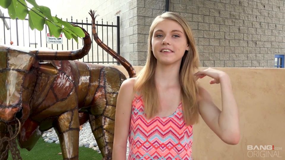 Video Hannah Hays Gives Road Head In The Car Wash Before Hotel Sex ...