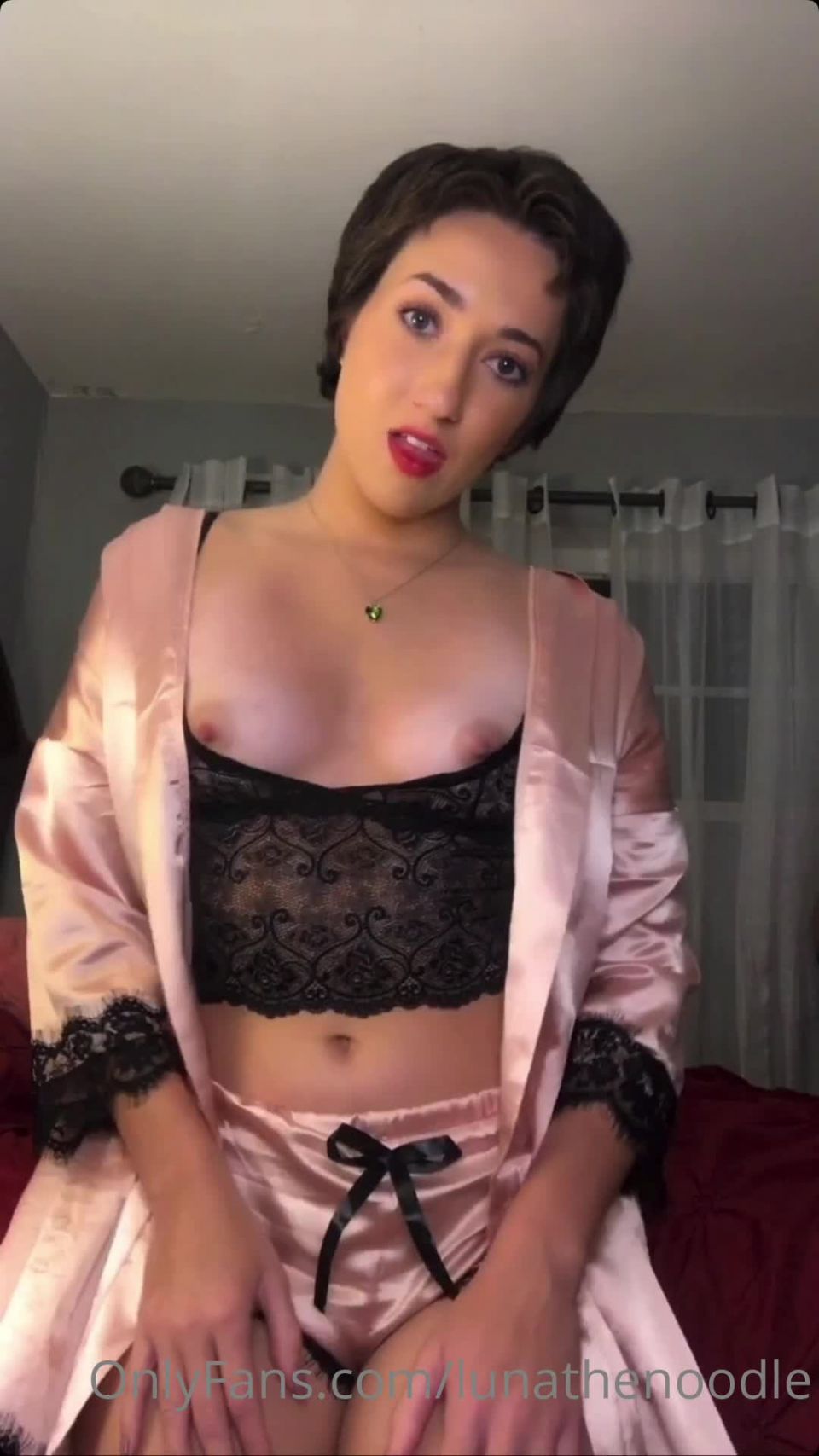 Luna the Noodle () Lunathenoodle - i think most of you follow me from tiktok so i made an onlyfans style tiktok 07-01-2021