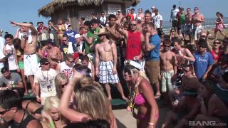 Rump Shaker Beach Dance Off GroupSex!