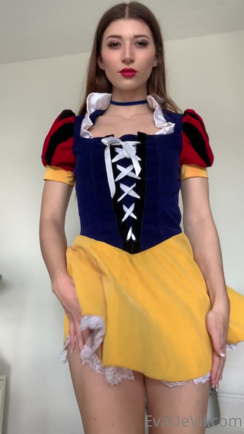 Eva de Vil () Video more of the snow white costume november 30-11-2020