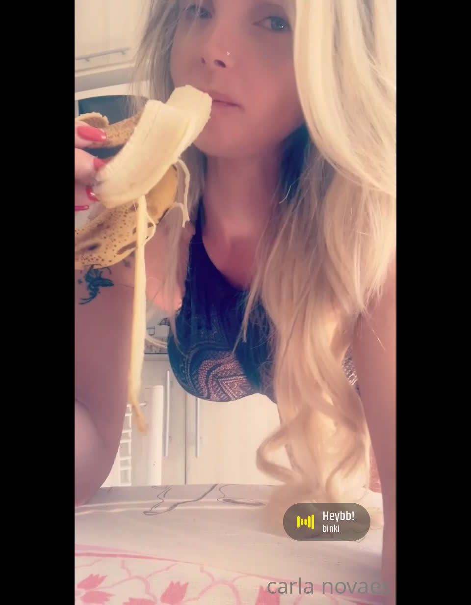 Onlyfans - CarlaNovaes - carlanovaes2 - carlanovaesla banana - 10-12-2020