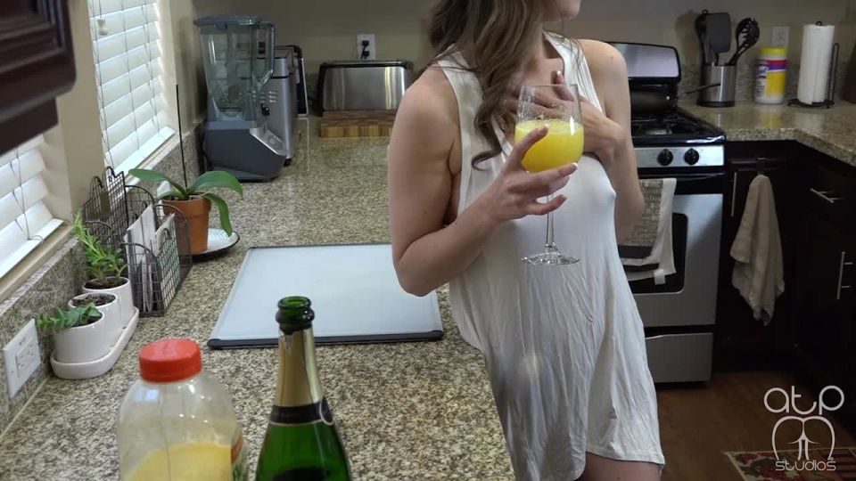 Lazy Housewife Caught - Chrissy Marie Download Porn Vide...