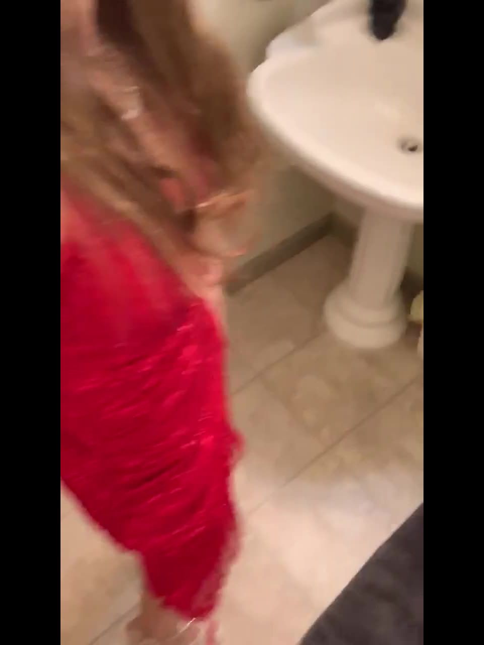 Stlswingers () at the christmas party i was feeling a bit tipsy and a lot of horny so i snuck off to the bathroom for a bit 10-12-2018