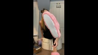 M@nyV1ds - QueenMotherSoles - New Slipper Haul