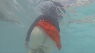 Voyeur Bajo el agua en la piscina - pcolle YMUW-1009  voyeur  voyeur