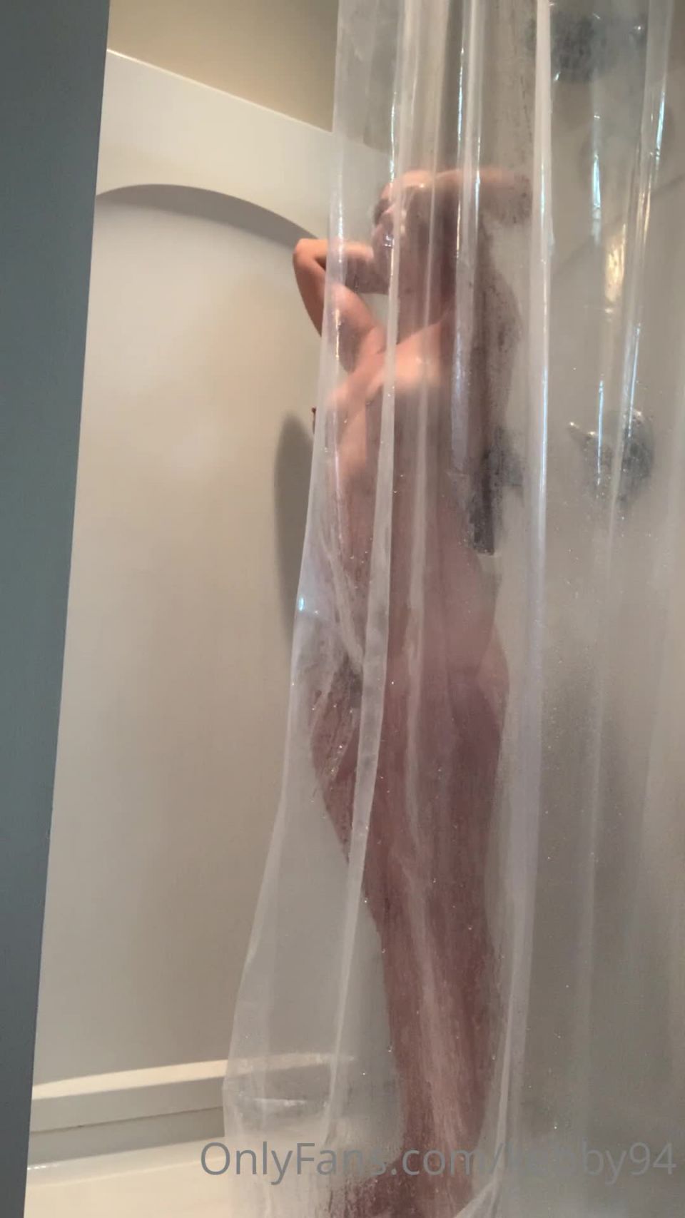 Onlyfans - Kebby - kebby94 - kebbyLittle fly on the wall recorded me taking a shower and then some - 30-06-2020