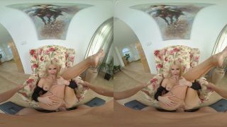 AVRORA LACOSTA'S VR TRIILL - Rubia MILF & Sexo Hardcore