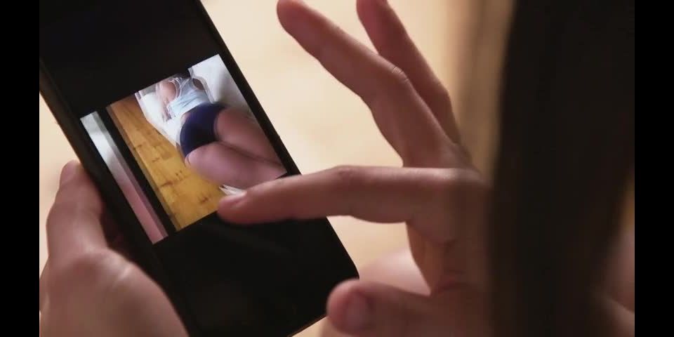 xxx video clip 32 female hand fetish My Sister Has  A Big Round Ass, cunnilingus on fetish porn
