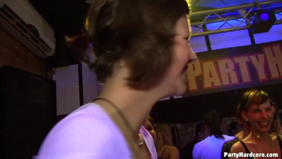 7108 Amateur Chicks Join The Party Train Hd