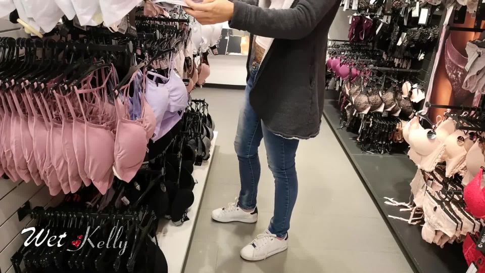 Amateur Public Sex In The Fitting Room Shop In 4K WetKelly 1080p