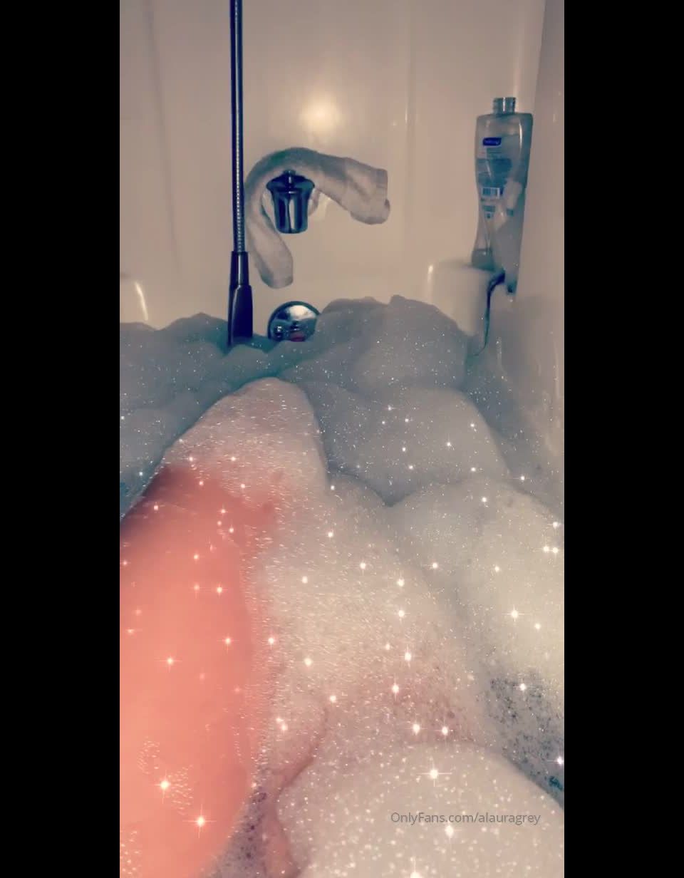 Alaura Grey Alauragrey - bath time is my favorite time 08-10-2019