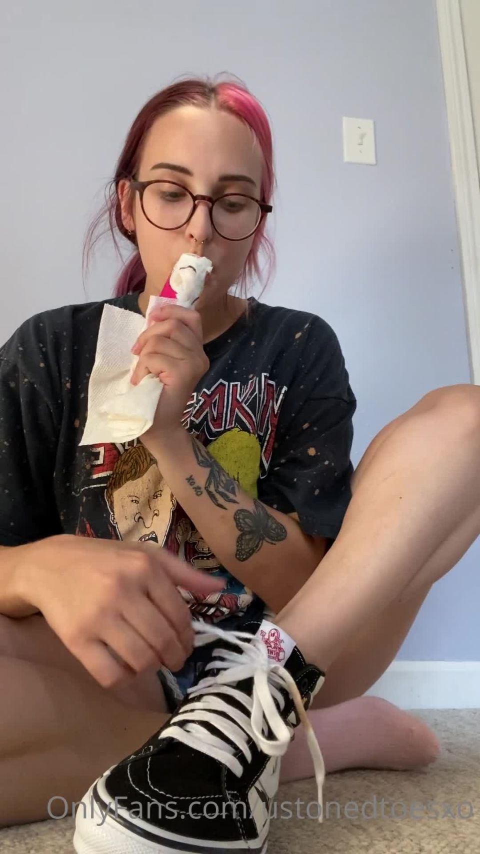 Ashleylotts - Ashleylottsxo Ashleylottsxo - míreme quitarme mis furgonetas después de un largo patín 13-09-2021