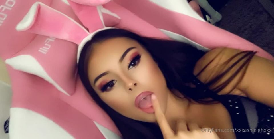 Onlyfans - xxxashleighxxx - I like it when u put your fingers in my mouth - 15-01-2021