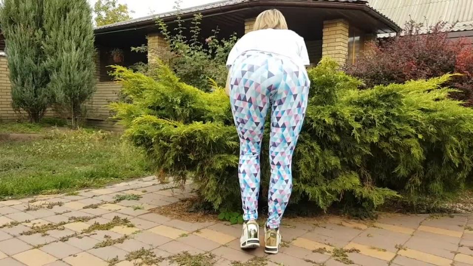 Yasmibutt in STEP BROTHER CUMS ON STEP SISTER’S PRETTY FACE IN YOGA PANTS & SHE SWALLOW - milf - milf porn 