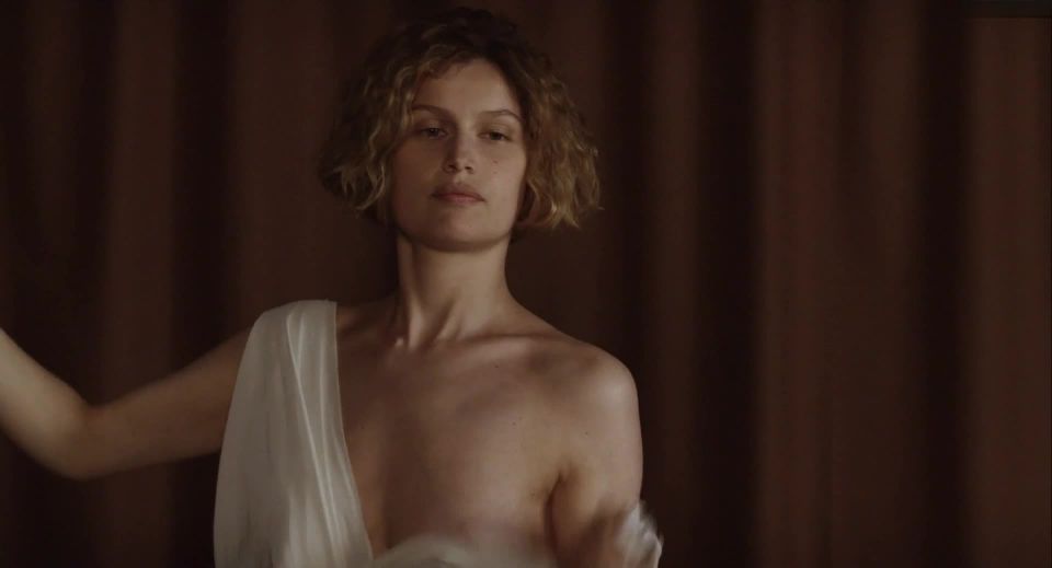 Laetitia Casta - La Jeune fille et les loups (2008) HD 1080p - (Celebrity porn)