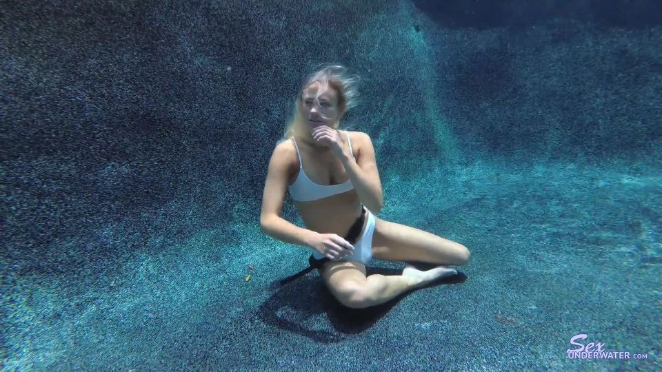 SexUnderwater e1054 Addie Andrews UW Model Training (mp4)