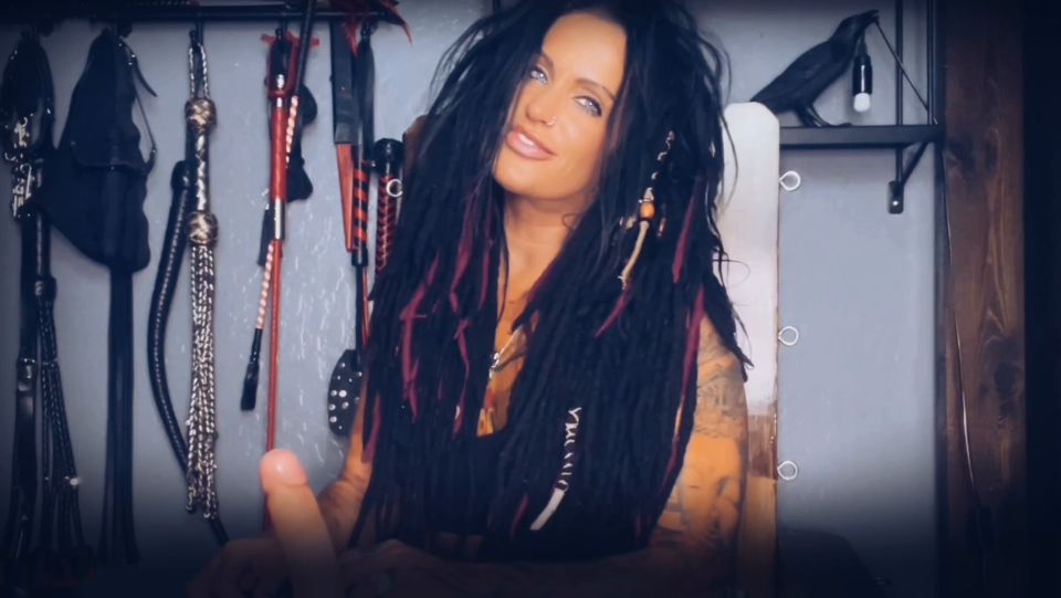 MistressRavenFD – Ill Smoke You Stroke.