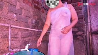 [GetFreeDays.com] Sri Lankan girl bathing in the bathroom is so funny Adult Stream June 2023
