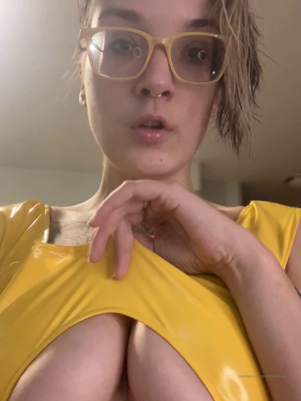 @goddesseevee 2020-08-02  POWERFUL H Y P N O T I C SUNFLOWER