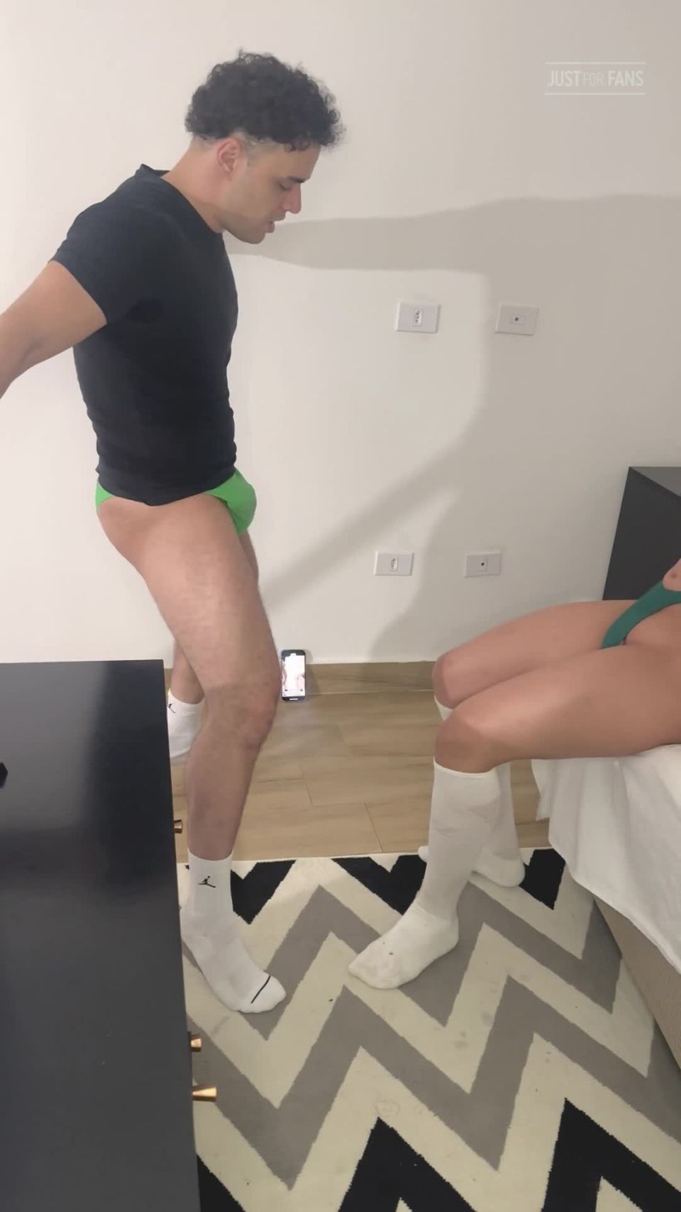 BALLSBEINGKICKED - Pablo Vittar Cosplay Ballbusting 03.