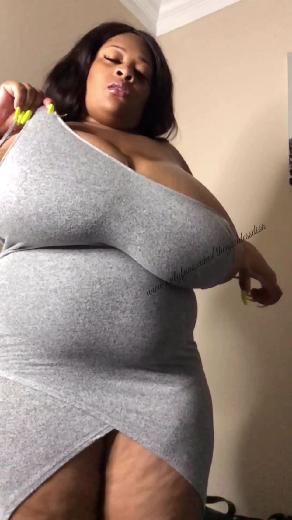 OnlyGoddessDior Sexy tight grey dress - ManyVids