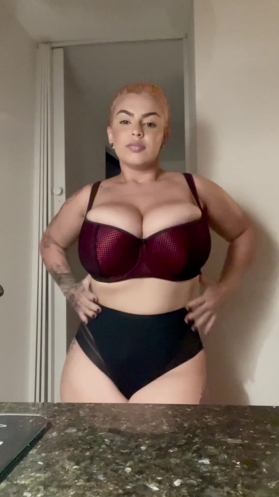 Onlyfans - Amaretto - amarettoh - amarettohI think this teaser is too hot and I needed to share with you - 21-09-2021