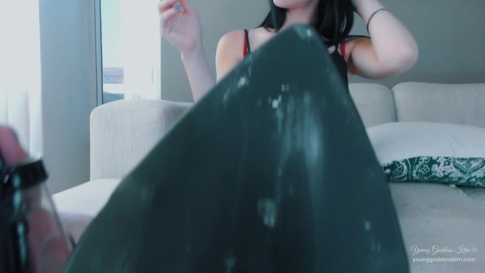 online video adulto 21 Diosa joven Kim - Foot slave Degradado, dragón femdom bola en fetiche porno
