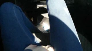 Quicky Blowjob In The Car