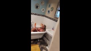 CREAMP$E QUEEN - bambiblacks uk BambiblacksukNaughty bath and shower time with teeendollielittle - 23-12-2019 - SiteRip