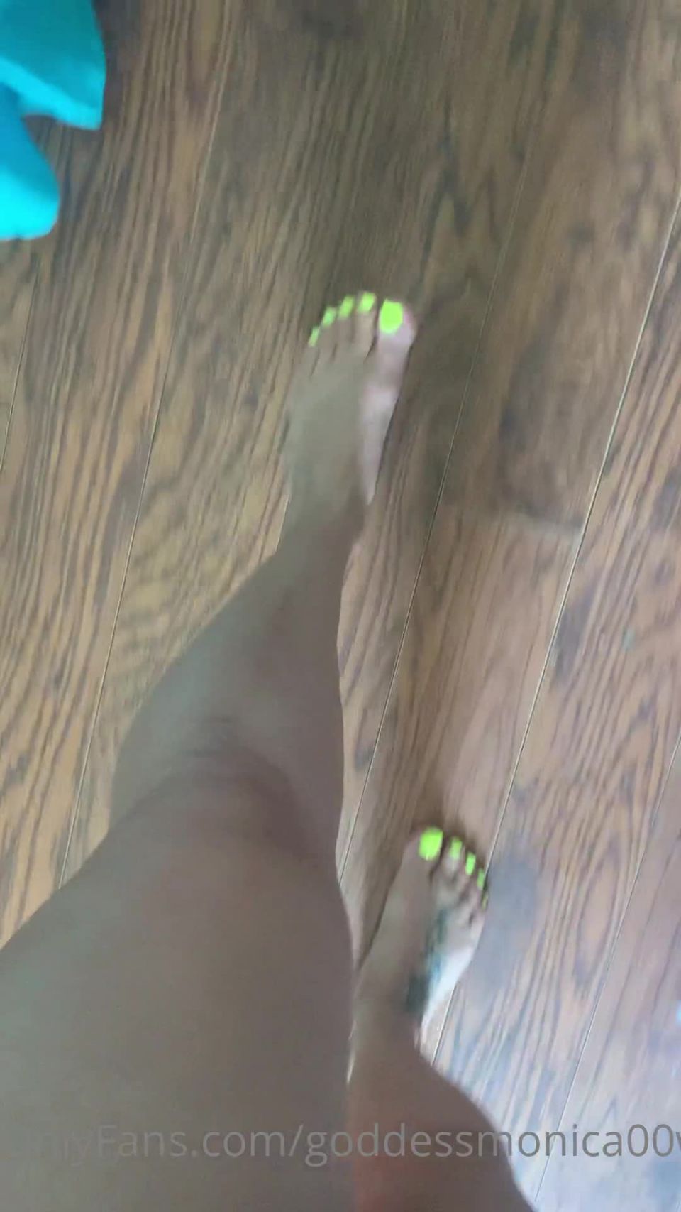 Onlyfans - Goddess monica - goddessmonica00w - goddessmonicawBarefoot walking the streets in wildwood  New Jersey got called a pig in Spanish - 01-08-2021